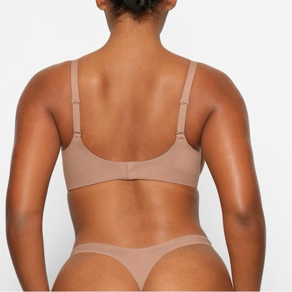 SKIMS  Fits Everybody Unlined Demi Bra Size‎ 36 B - Picture 2 of 8